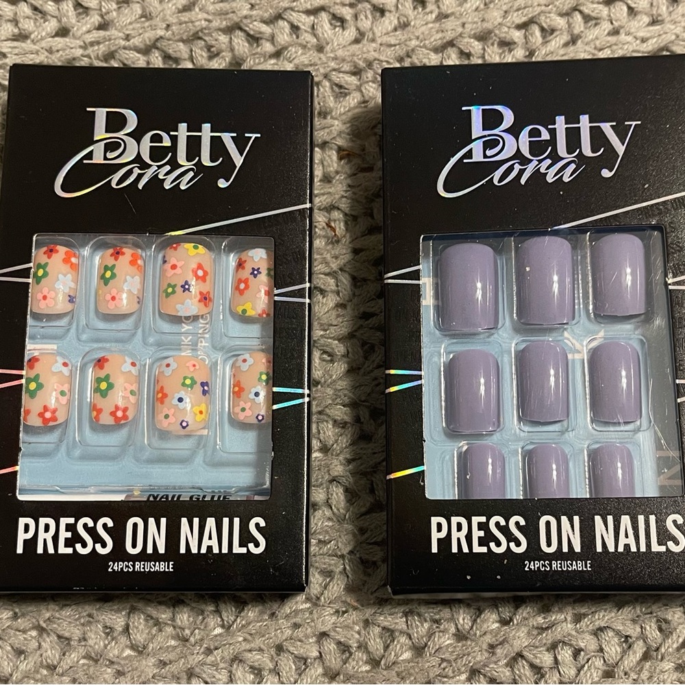 2 sets of Betty Cora press on nails